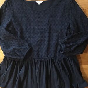 Cute  Navy size large Crown & Ivy  Blouse